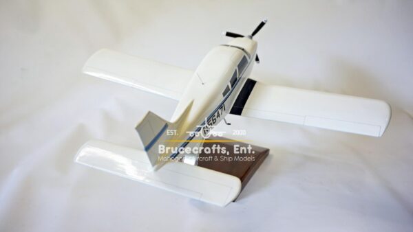 Piper Arrow II PA-28R-200 with detailed craftsmanship.